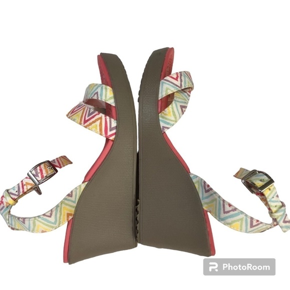 Crocs Leigh Fabric Multicolor Geometric Ankle Strap Platform Wedge Sandal Size 9 - Picture 11 of 13